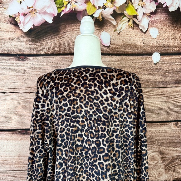 SOLD 🛍️ Secret Treasures Women's Brown Leopard Animal Printed Long Sweater XL - Picture 5 of 8